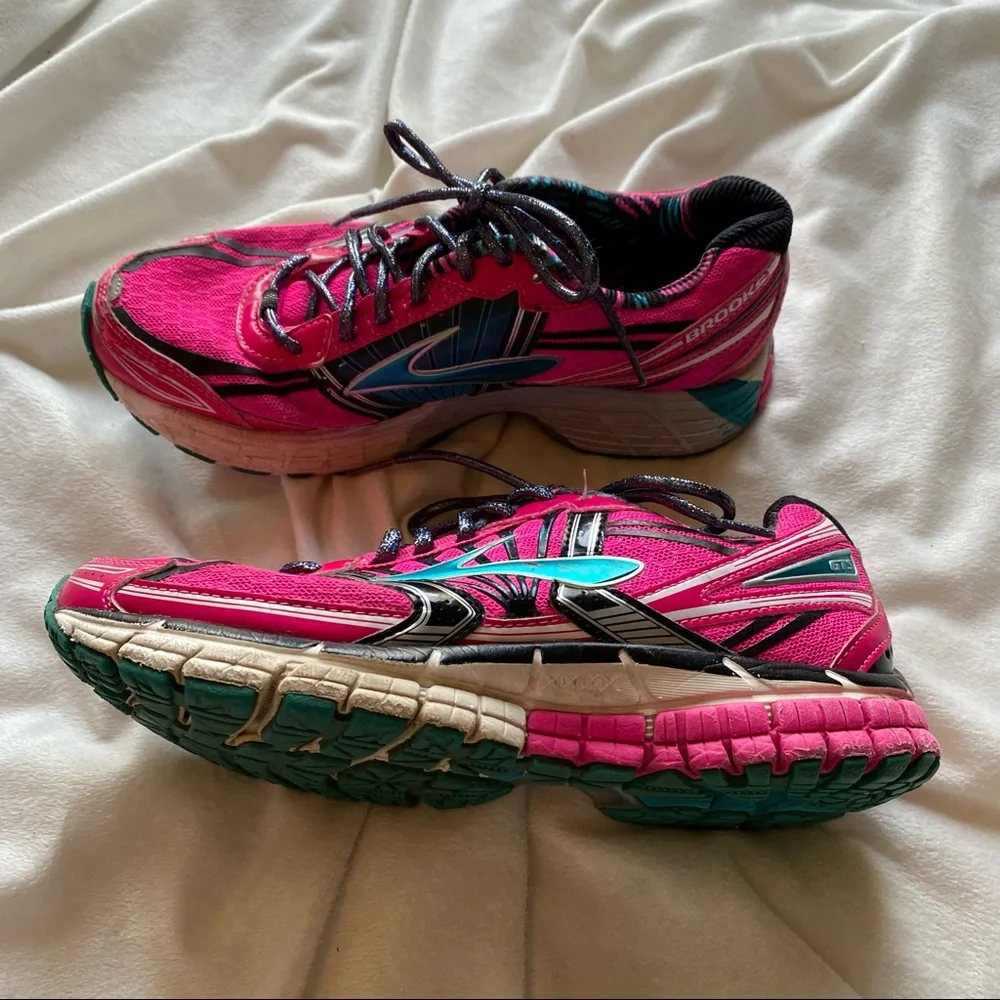 Brooks Adrenaline GTS 14 Pink Running Shoe Sz 7.5 Active Wear Work Out Athletic